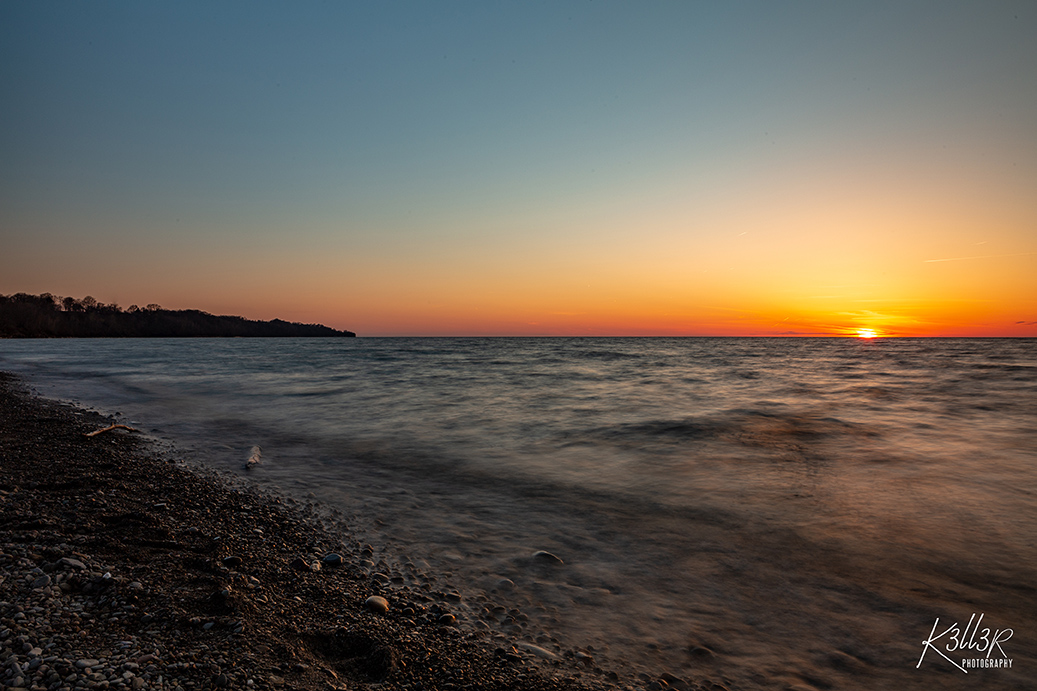 picture of a sunset at the beach